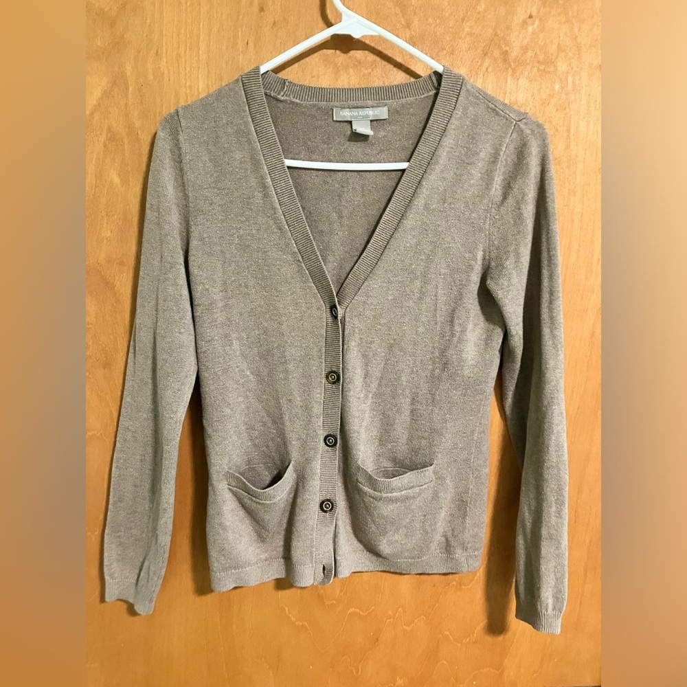 Banana Republic tan v-neck cardigan - XS
